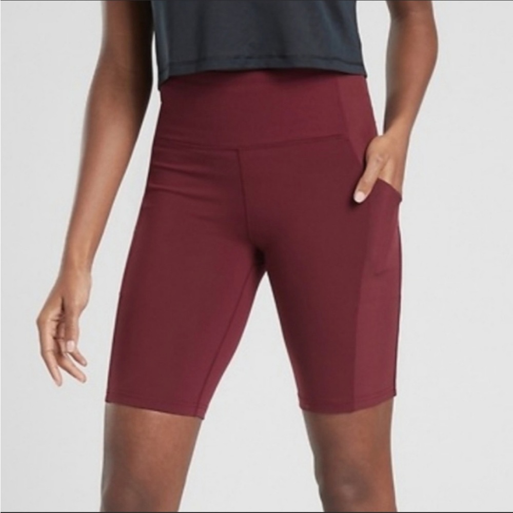Athleta Excursion Hybrid 11" Short